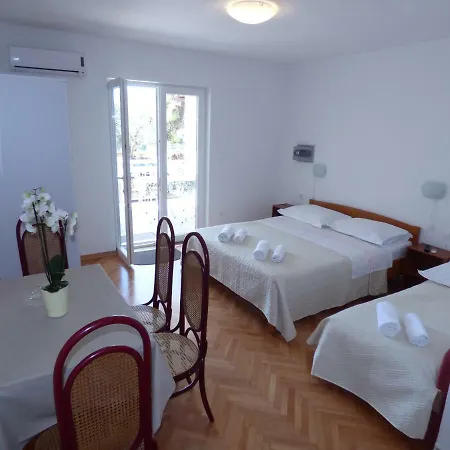Apartment Dalija Tucepi